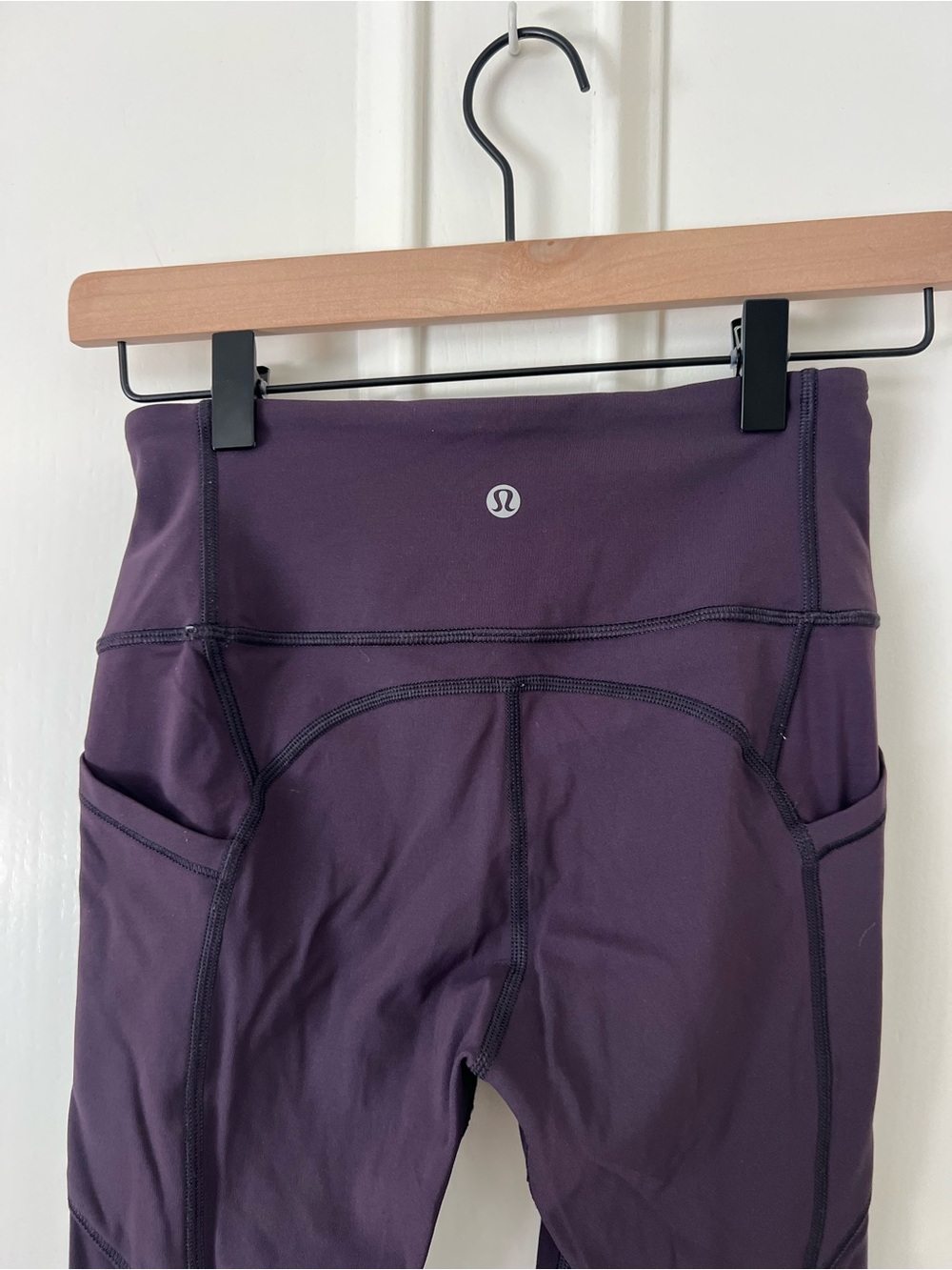NWOT Lululemon pocket leggings - purple size 4